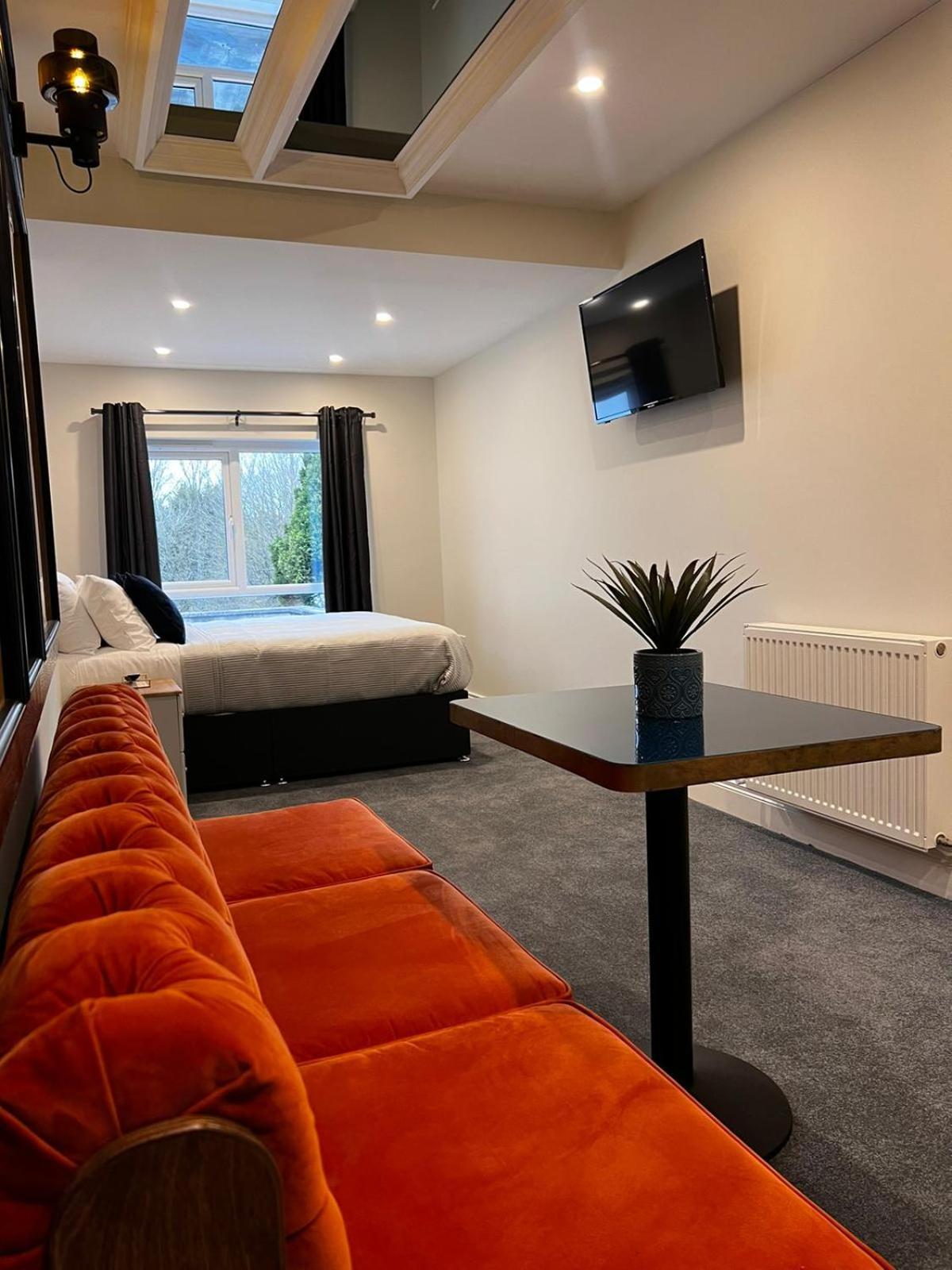 53 Luxury Rooms Maynooth Bagian luar foto