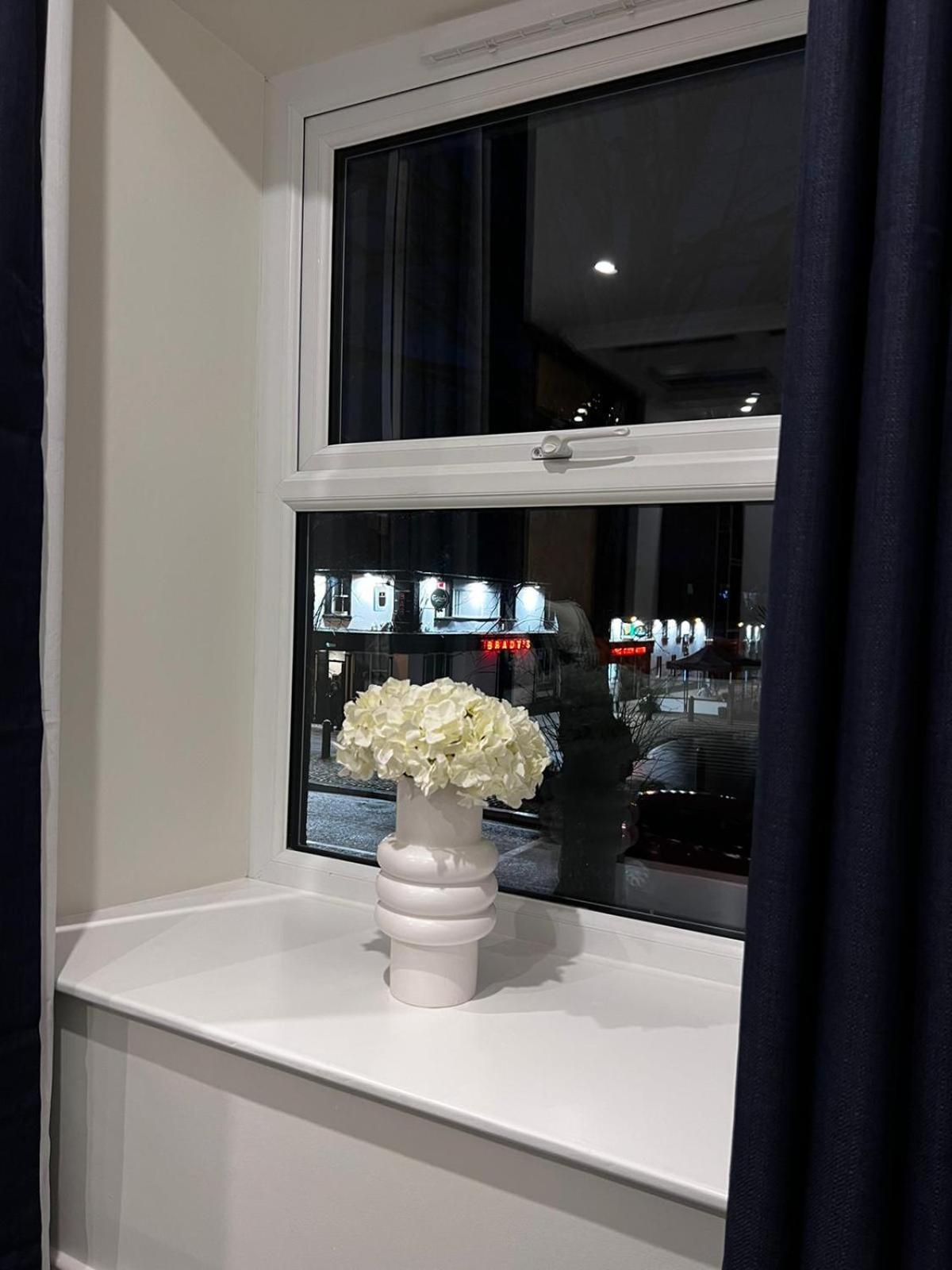 53 Luxury Rooms Maynooth Bagian luar foto