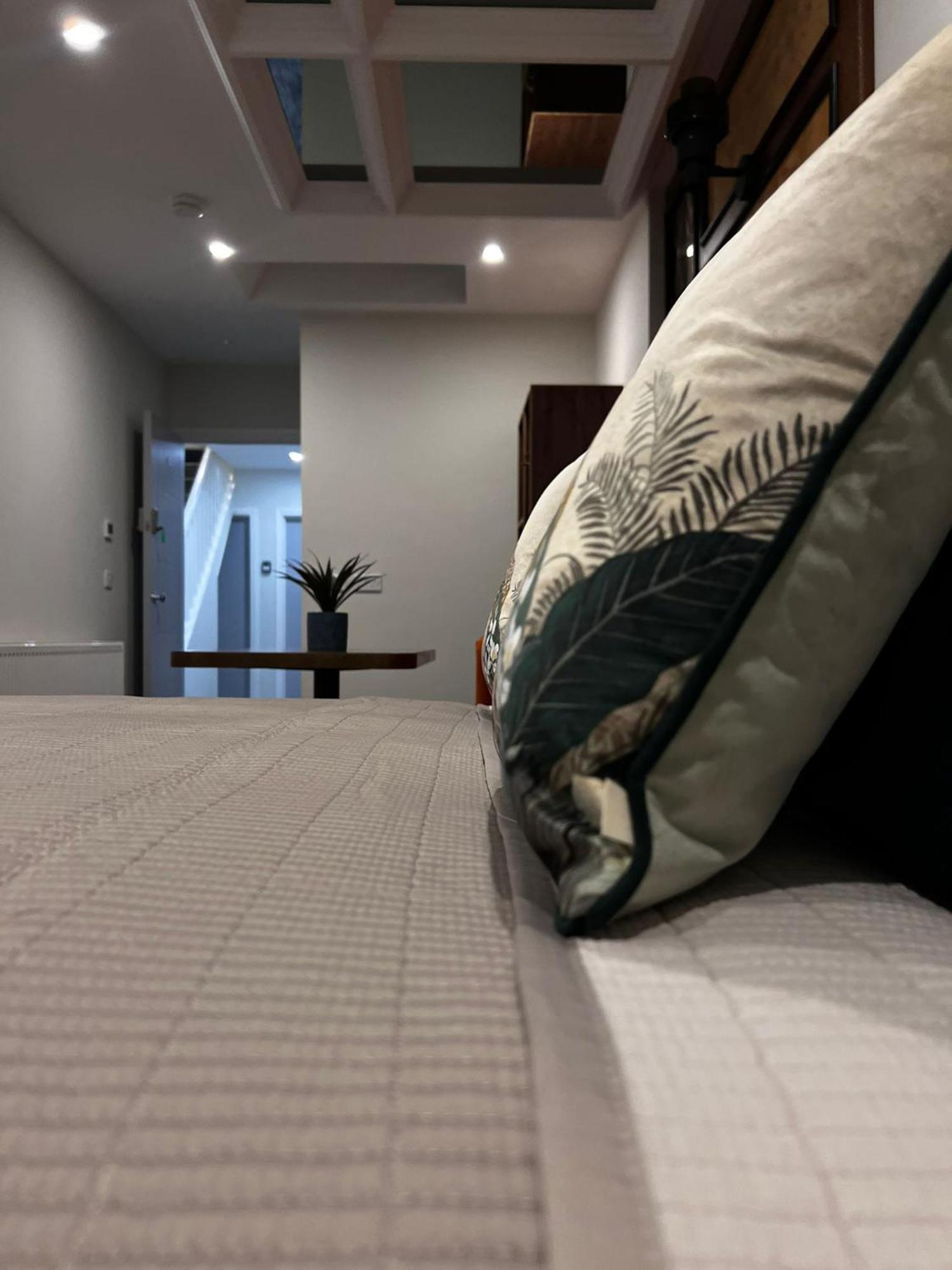 53 Luxury Rooms Maynooth Bagian luar foto